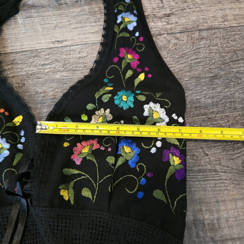 Black Halter Floral-Embroidered Flowy Midi Dress - Picture 4 of 7